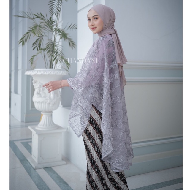 chandani.id MEMAYU OUTER LILAC - outer kebaya kondangan wisuda lamaran bridesmaid payet. outer kondangan. kebaya wisuda. outer brokat. by chandani