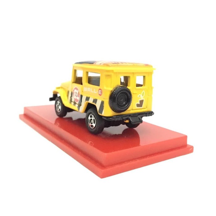 Tomica Disney D-42 Wall-e Toyota Land Cruiser