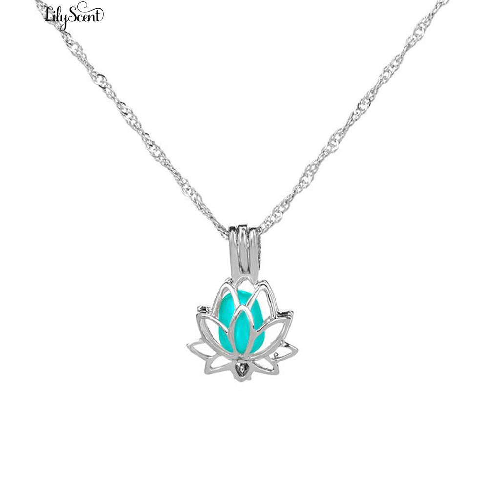 Creative Hollowed Lotus Glow in The Dark Necklace Bercahaya