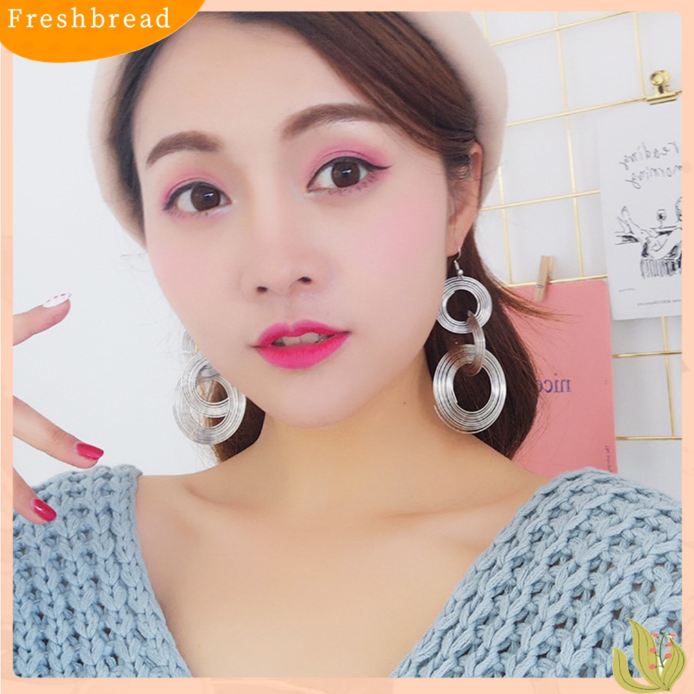 Anting Kait Gantung Lingkaran Besar Multi Layer Bahan Alloy Gaya Vintage untuk Wanita