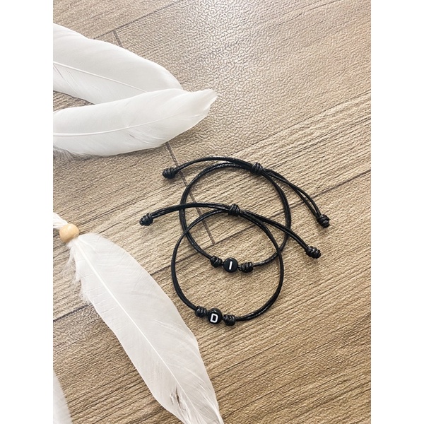 Gelang Inisial Huruf Bulat Tali Korea 1mm Hitam (Inisial Huruf A-Z Hitam