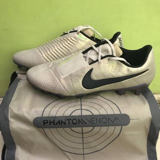 SEPATU BOLA PHANTOM VENOM ELITE FG BNIB