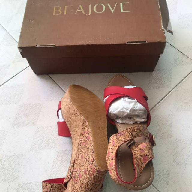Beajove comfort wedges size 40