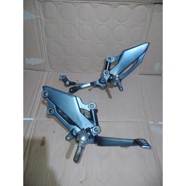 Footstep postep depan ninja 250 Fi original