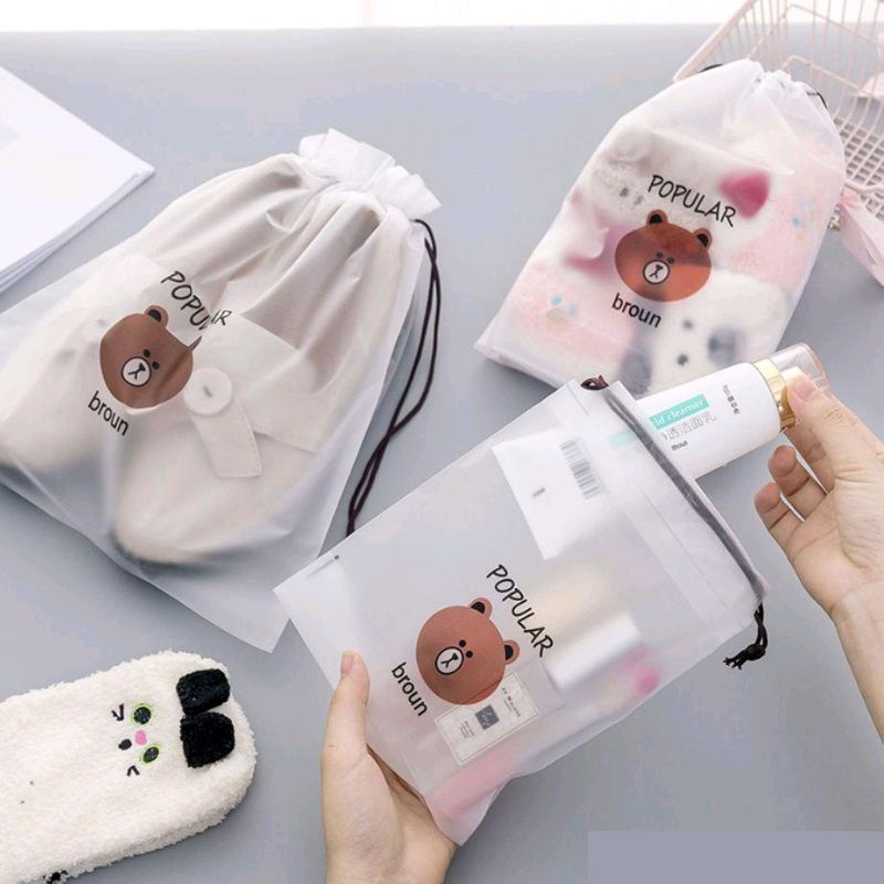 POUCH KOSMETIK ANTI AIR DENGAN UKURAN BESAR SEDANG DAN KECIL YG COCOK UNTUK DI PAKAI SAAT TRAVELING ^^