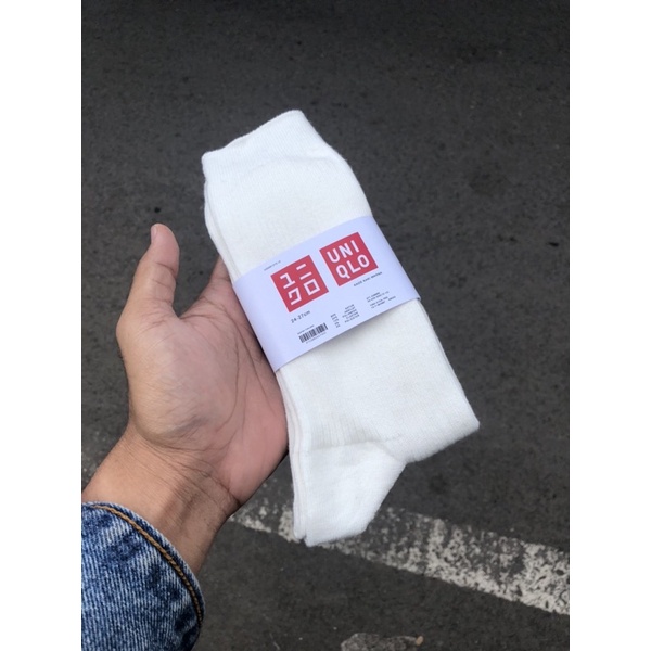 kaos kaki Uniqlo