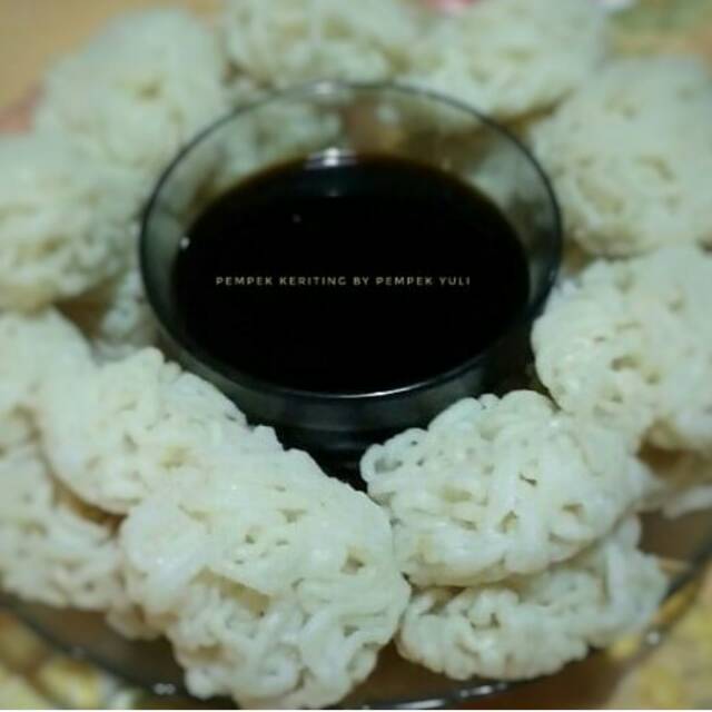 

Pempek Yuli 40 pc Pempek kecil, 4 Pempek selam