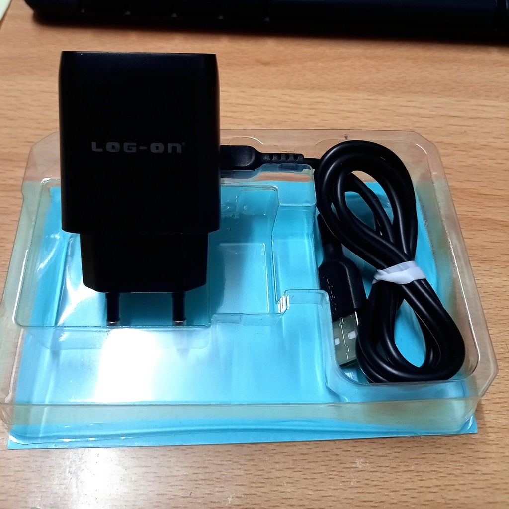 LOG - ON C31 Charger 2 Output 2.4A 12W Fast Charging Smart IC