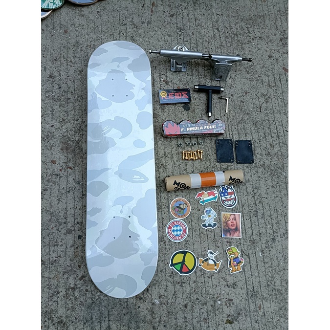Bape set Bantalan Roda SKATEBOARD spitfire Dengan Stiker Tanpa Alat