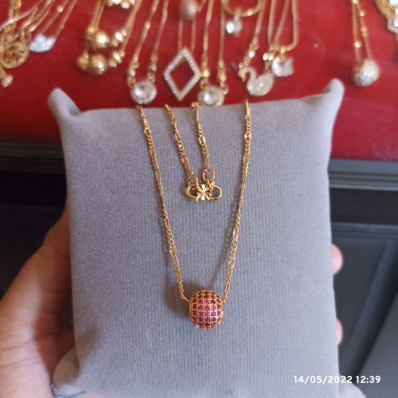 kalung yaxiya liontin bola disco lapis emas 18k