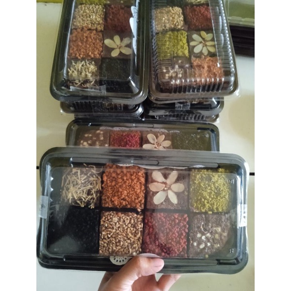 

BROWMUT BROWNIS IMUT YANG ENAK BANGET, COBAIN DEHHHH RASA NYA G BAKALAN MENYESAL, IMUT IMUT KAYA KAMU