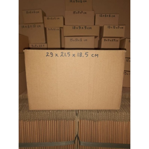 

Kardus 29x21.5x28.5 cm Baru tebal polos luar dalam