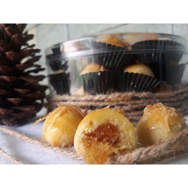 

Kue kering Nastar Premium