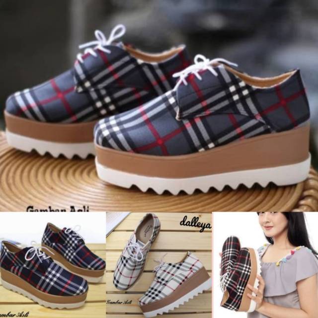 Sepatu burberry wedge's boots