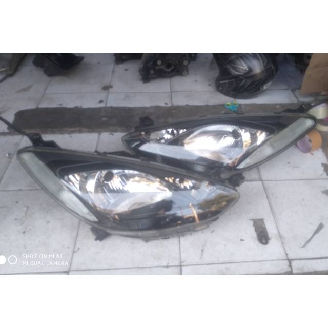 Headlamp lampu depan Mazda 2 Lama 2012