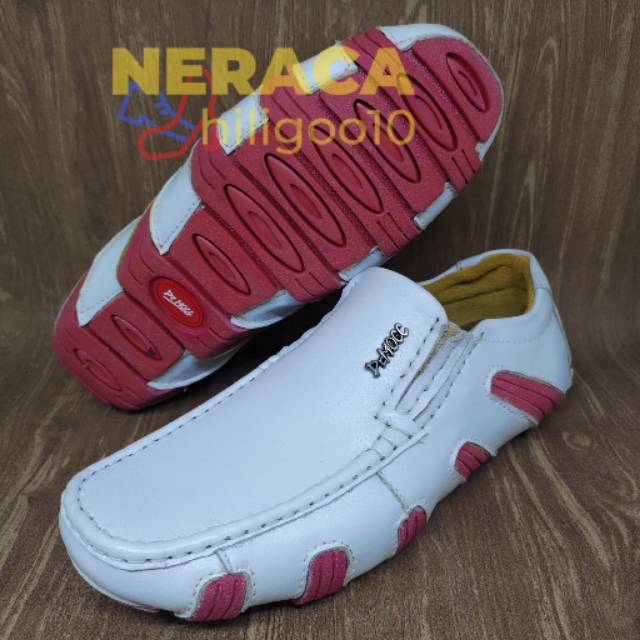 Dr. Mocc Sepatu Casual Pria 01