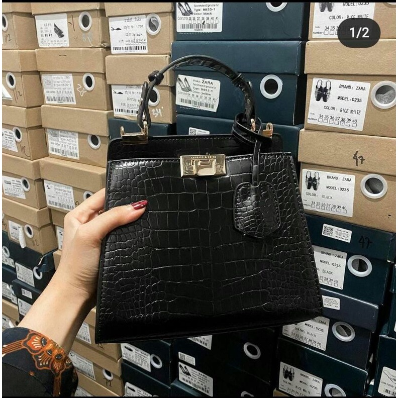 Tas wanita Charles and Keith