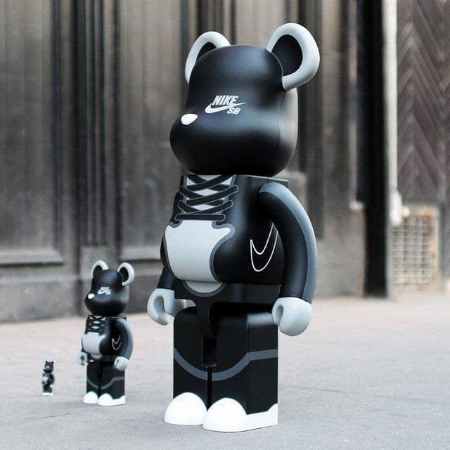 BEARBRICK 1000% NIKE SB BLACK COLOR FIGURE BE@RBRICK MEDICOM TOYS