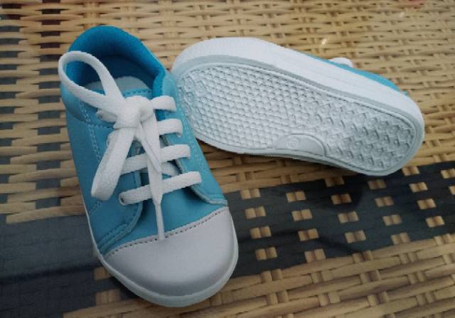 Sepatu tali anak formal usia 1 2 3 tahun slip on simple tali murah lucu size 22-25 sneaker