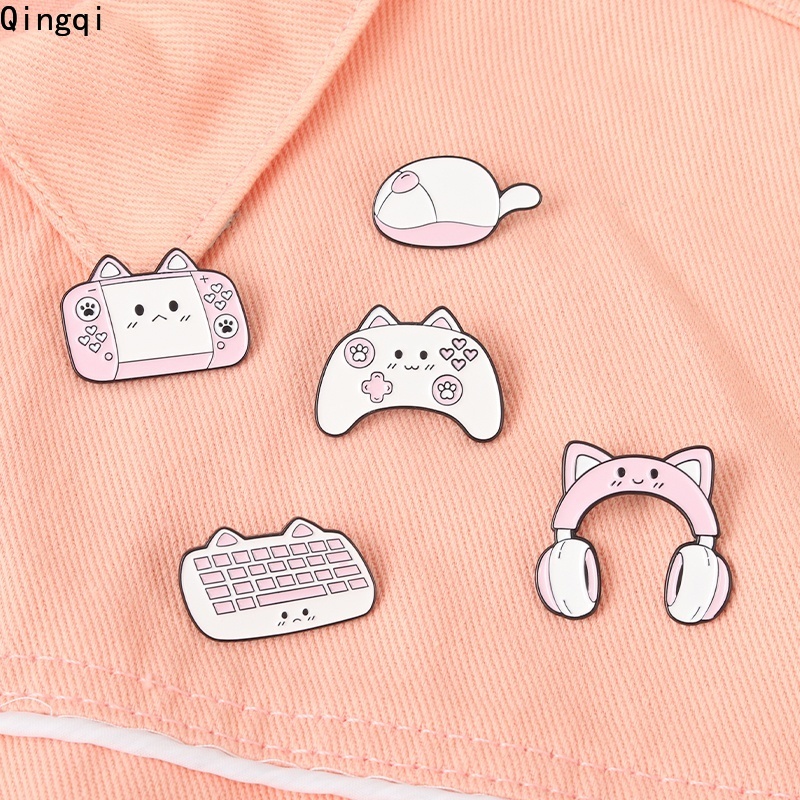 Bros Pin Enamel Bentuk Mesin Game Warna Pink Untuk Anak