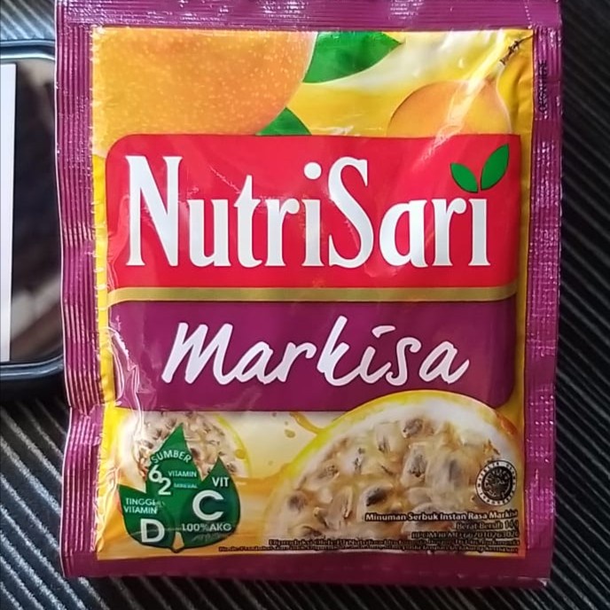 

Nutrisari Sachet Rasa Markisa 1 Renceng isi 10 Sachet