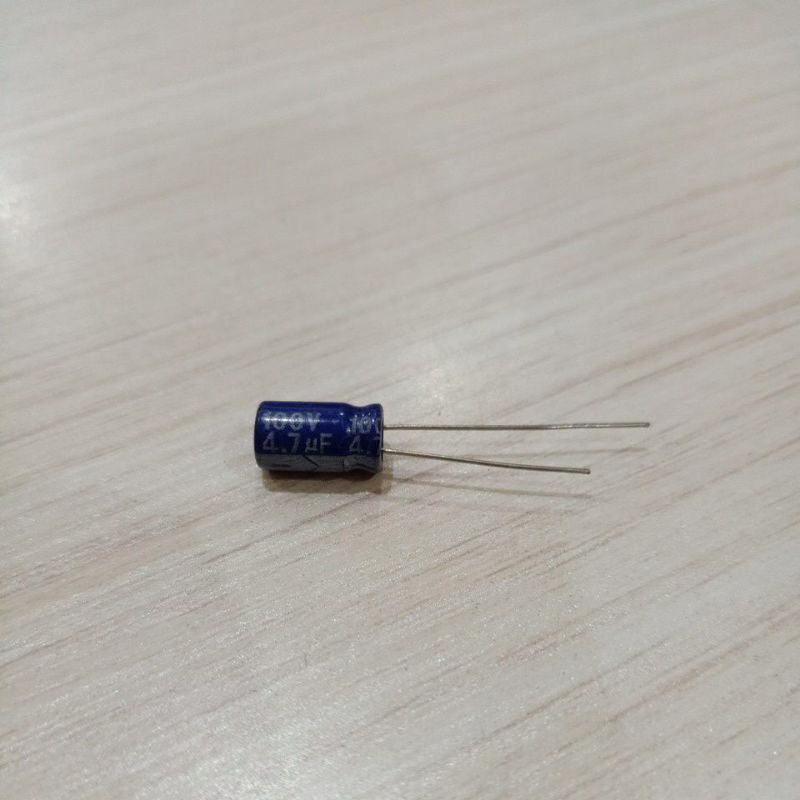 Elco 4,7uf 100V