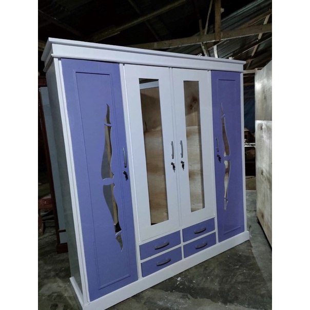 Lemari Pakaian 4 Pintu
