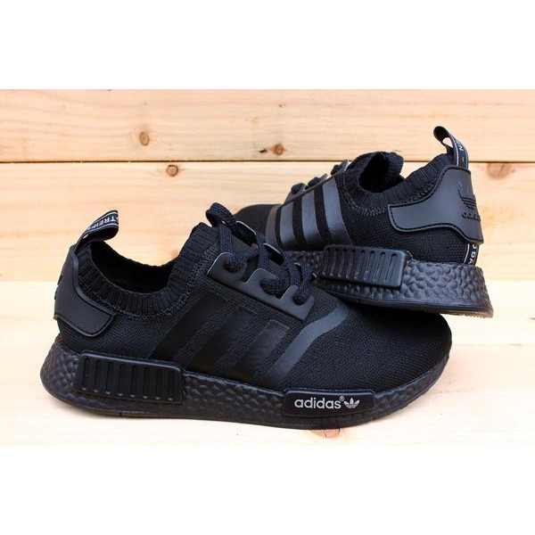 SEPATU SNEAKERS ADIDAS NMD R1 BLACK HITAM FULL ALL SEMUA PREMIUM ORIGINAL VIETNAM COWOK CEWEK