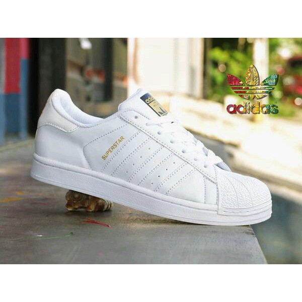 Barn Model  Sepatu  Adidas  Putih Terbaru