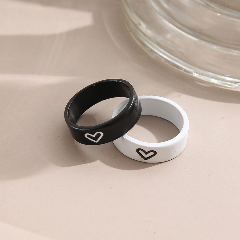 Preva Cincin Couple Wanita Pria Perhiasan Simple Hitam Putih Love