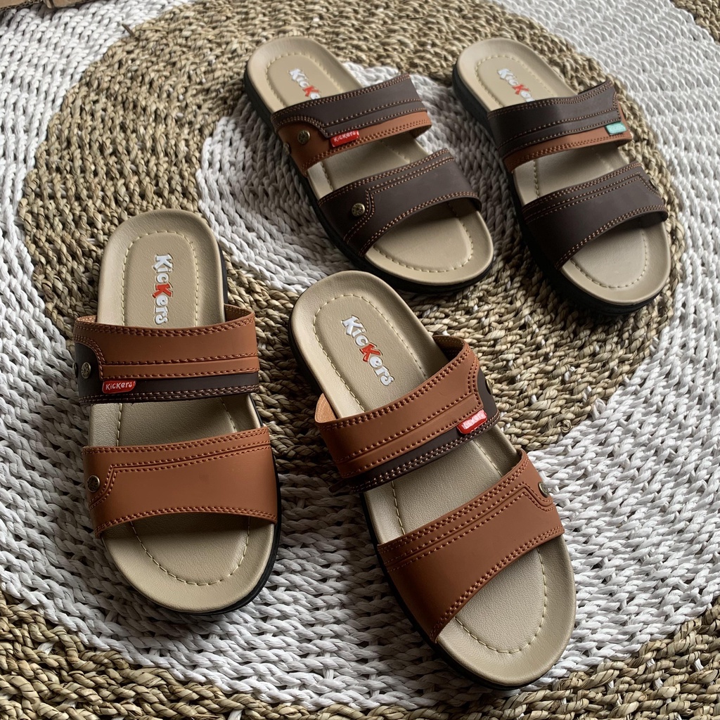 (TANPA KARDUS)NEW ARRIVAL SANDAL SLOP PRIA KULIT SINTETIS VIRAL TAMPAN TERBARU TERMURAH SENDAL Sandal Kulit Pria Kualitas Terbaik Sendal Selop Fashion Pria Terlaris Kekinian SLOP BOY1 2 SANDAL KULIT PRIA SLIDE / SANDAL PRIA SELOP SLOP CASUAL / SANDAL PRIA