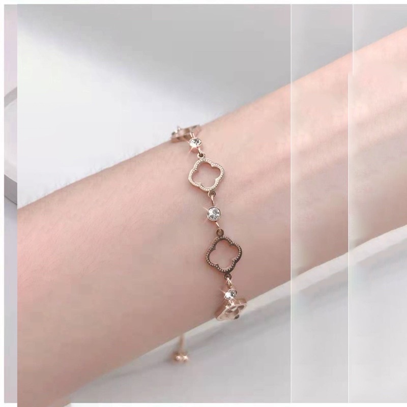 Gelang tangan clover bolong zircon titanium korea anti karat