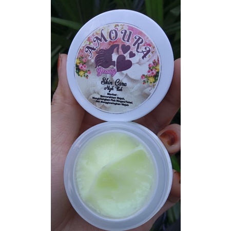 CREAM AMOURA NIGH FLEK