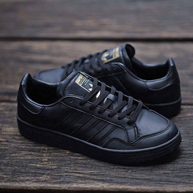 ADIDAS TEAM COURT ALL BLACK