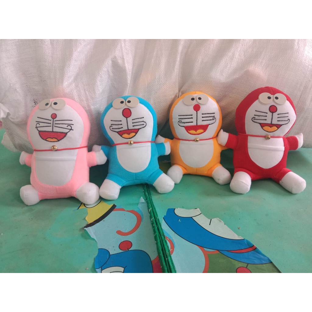 Boneka doraemon paket hemat isi 4 pcs warna warni