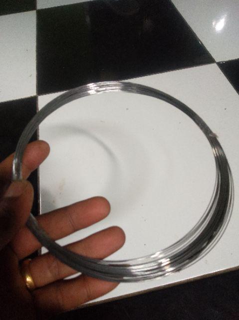 Kawat Tali Peer 0.6mm Hitam Baja/ Meter