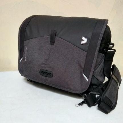 Tas Selempang Laptop Kalibre 920344-042 Clustrix 02 Original D-31