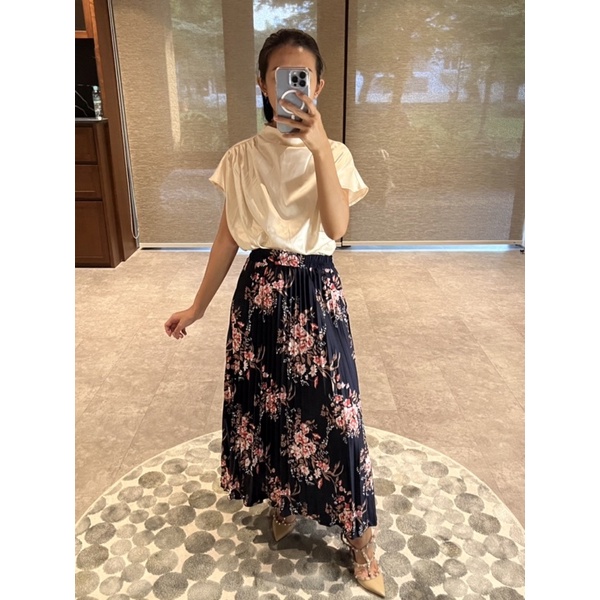 Rok Plisket Motif Dahlia