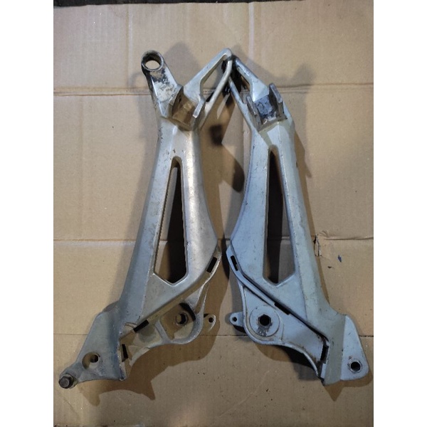 postep footstep fotstep pijakan belakang supra x 125 batman ori copotan