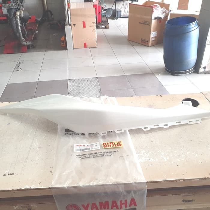 COVER BODY AEROX PUTIH (B65-P3) ASLI YAMAHA