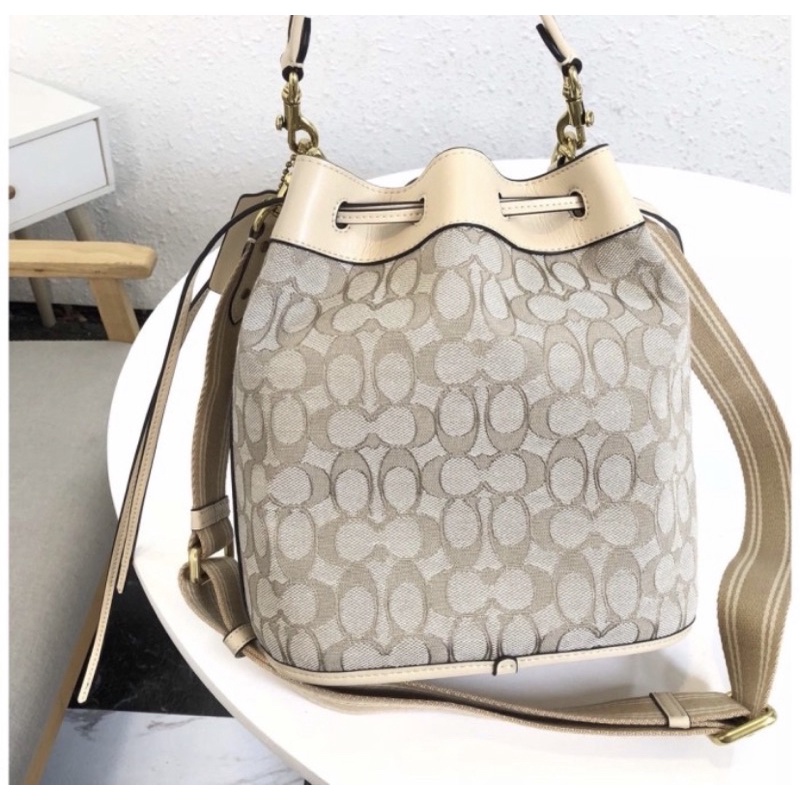 Coach Field Bucket Bag In Signature Jacquard (C3853)