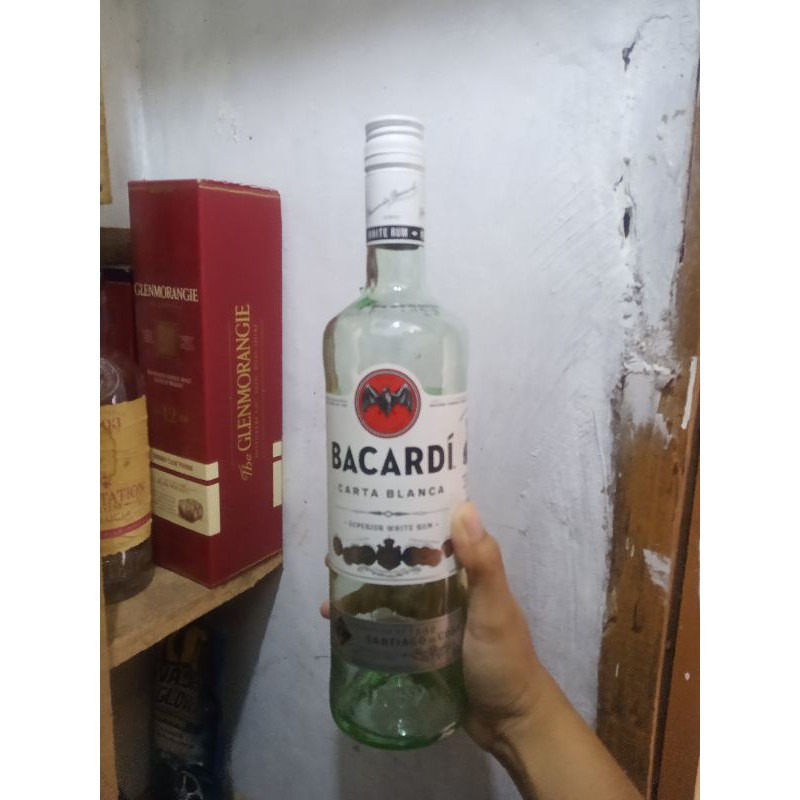 Botol bekas miras minuman keras bacardi whiski
