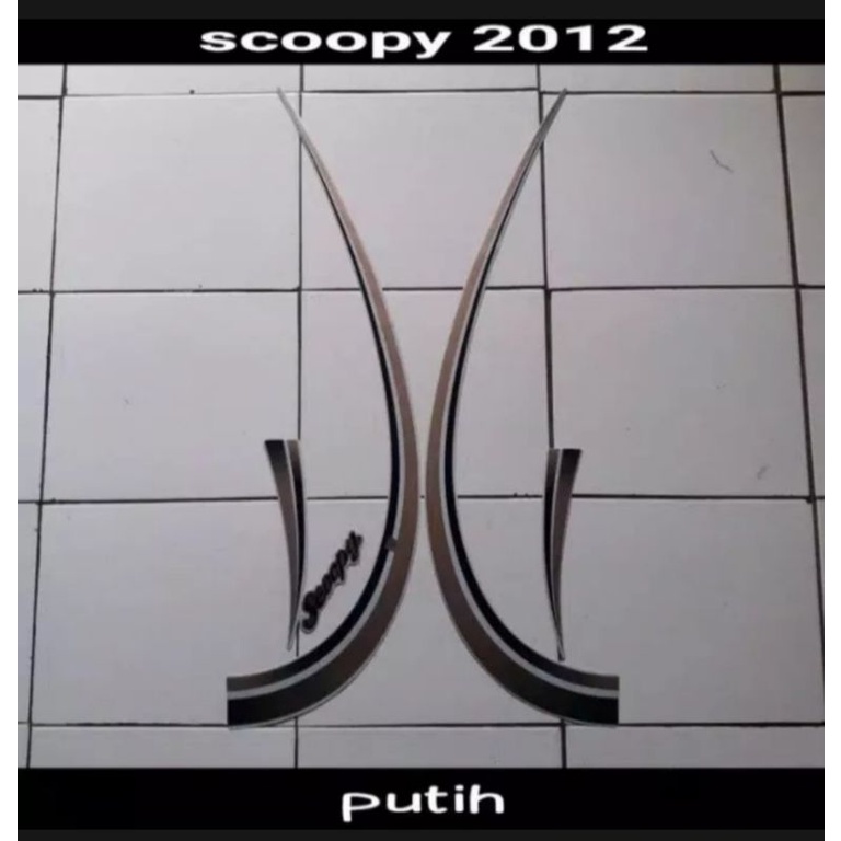 STICKER STRIPING FULL SET LIS BODY HONDA MOTOR SCOOPY KARBU TAHUN 2012 2013 WARNA PUTIH