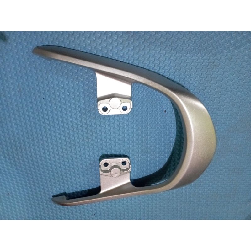 BEHEL PEGANGAN JOK SUPRA X 125 LAMA 2007-2010 ORIGINAL