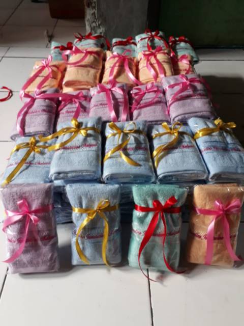 Souvenir handuk bordir nama,  /souvenir Aqiqah packing pita