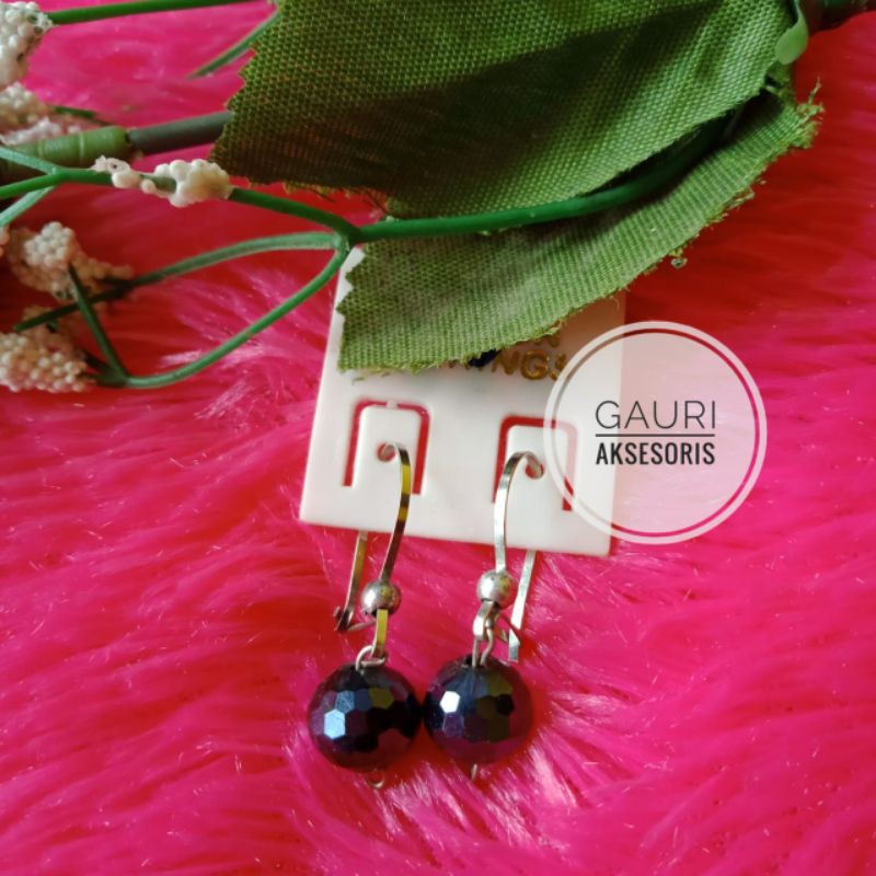 Anting Monel Kristal Hitam Bentuk Bola