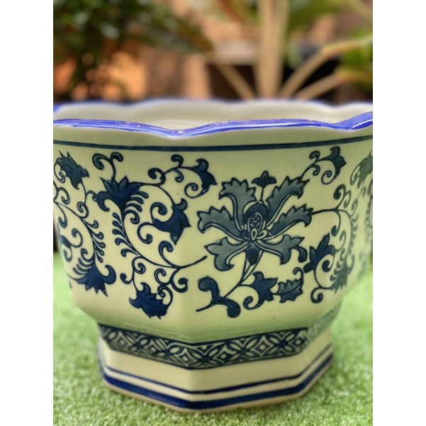 pot keramik putih motif kembang biru