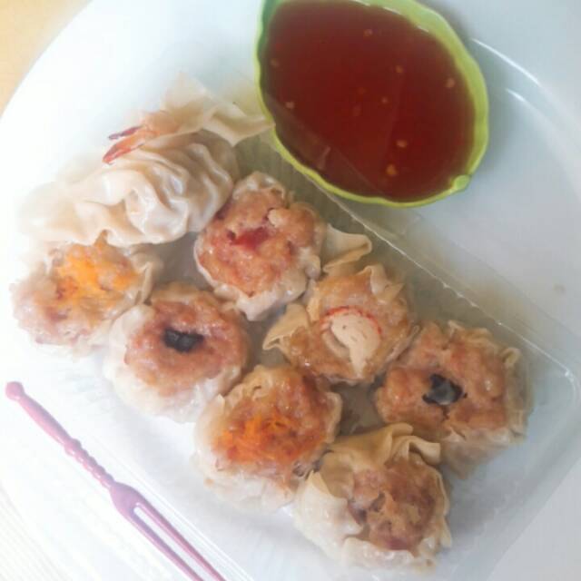 

Dimsum Ayam Paket 8 Dimsum Bonus Gogorio ukuran mini 1 bungkus