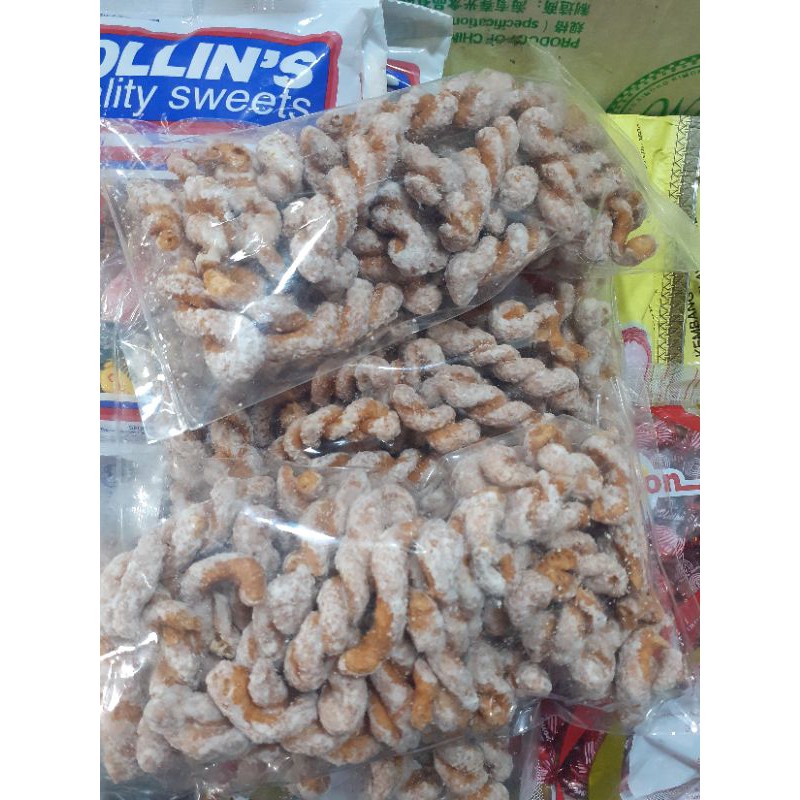 

KUE PUTAR-PUTAR / UNTIR-UNTIR Jajanan Medan