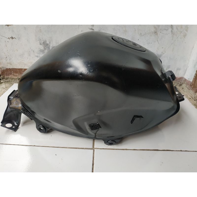 Tangki motor CBR 150 k45 lokal original